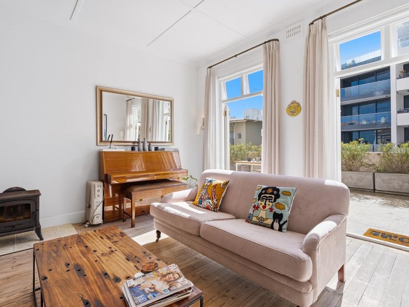 Extra-large, Character Two-Bed in Bantry Bay - Photo 2