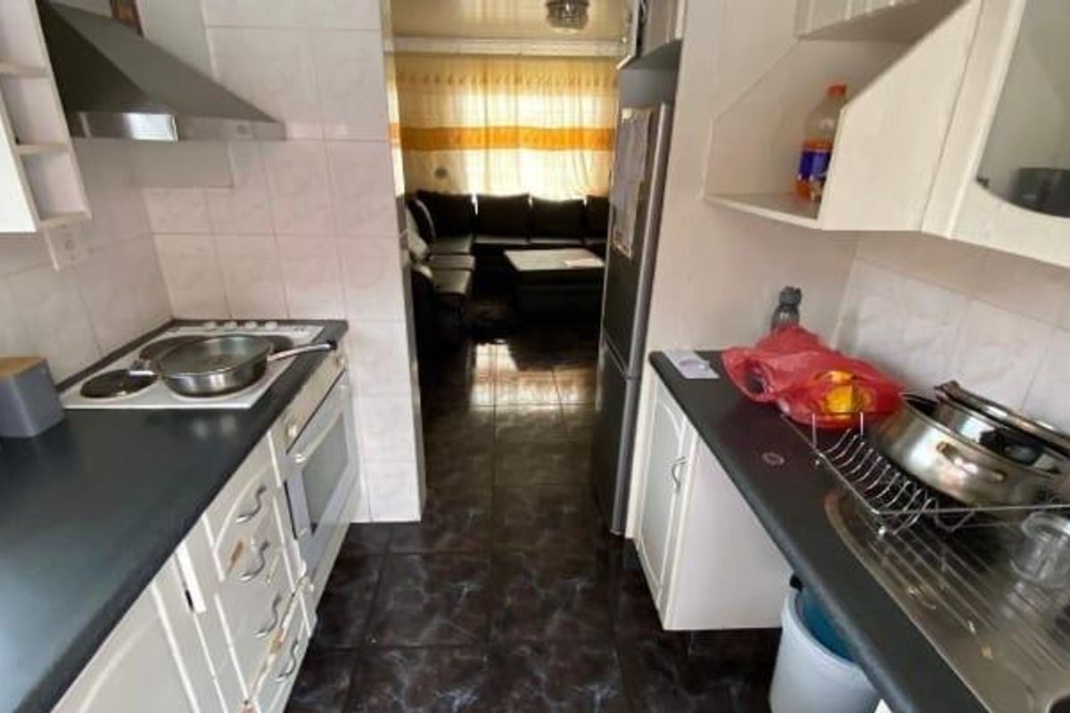 2 Bedroom Townhouse for Sale in Meredale Johannesburg South - Photo 4