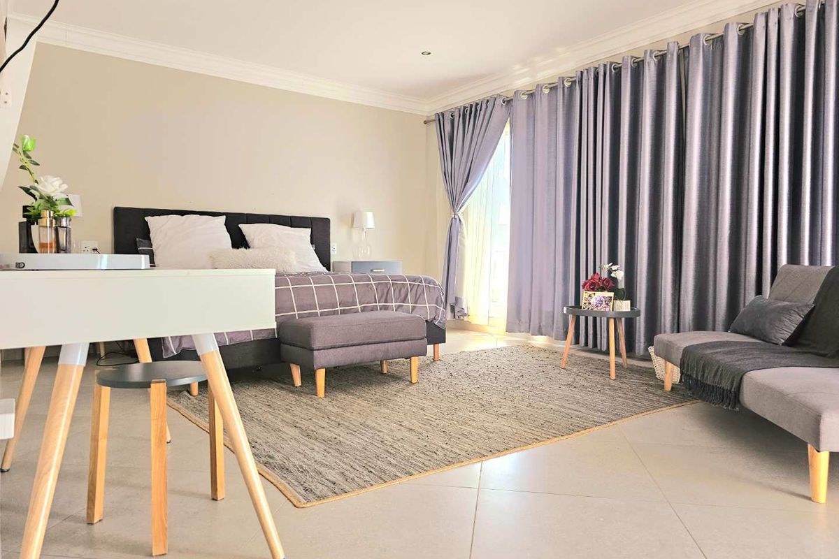 Discover Your Dream Home with Breathtaking Views at Olympus Range in Oak Land Estate! - Photo 2