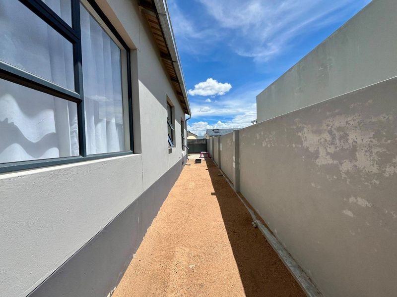 Modern 3 Bedroom House for Sale in Osona Village, Okahandja – N$ 1.32 Million - Photo 8
