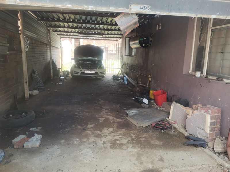 Calling all deveopers or someone keen to take on a project home!! - Photo 4