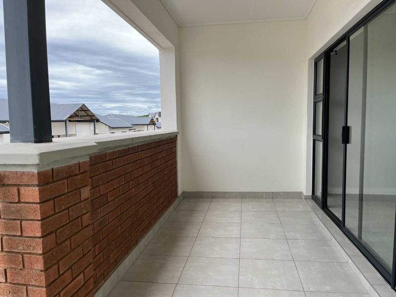 Modern Top-Floor 2-Bedroom Apartment To Rent in a Popular Balwin Estate - Photo 8