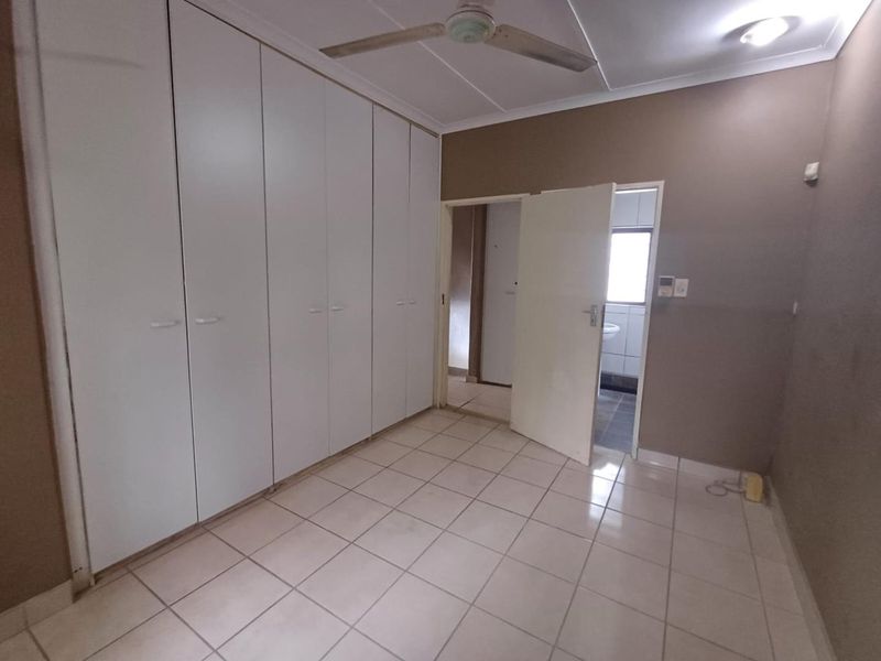 Modern Comfort Meets Everyday Luxury! - Photo 4