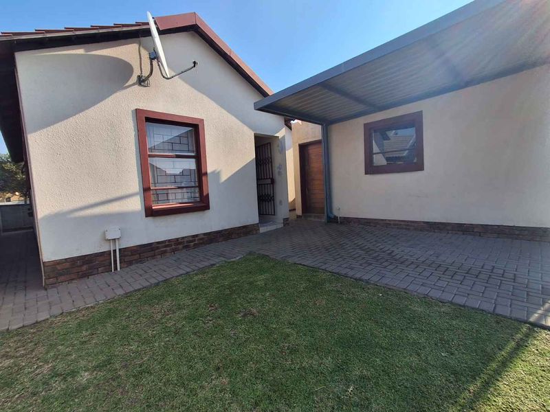 Convenient Location Meets Comfort in This 3-Bedroom Gem - Photo 2