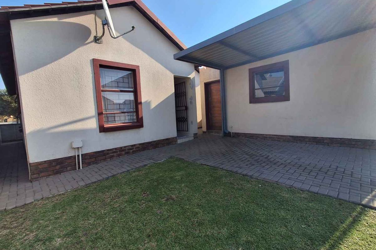 Convenient Location Meets Comfort in This 3-Bedroom Gem - Photo 2