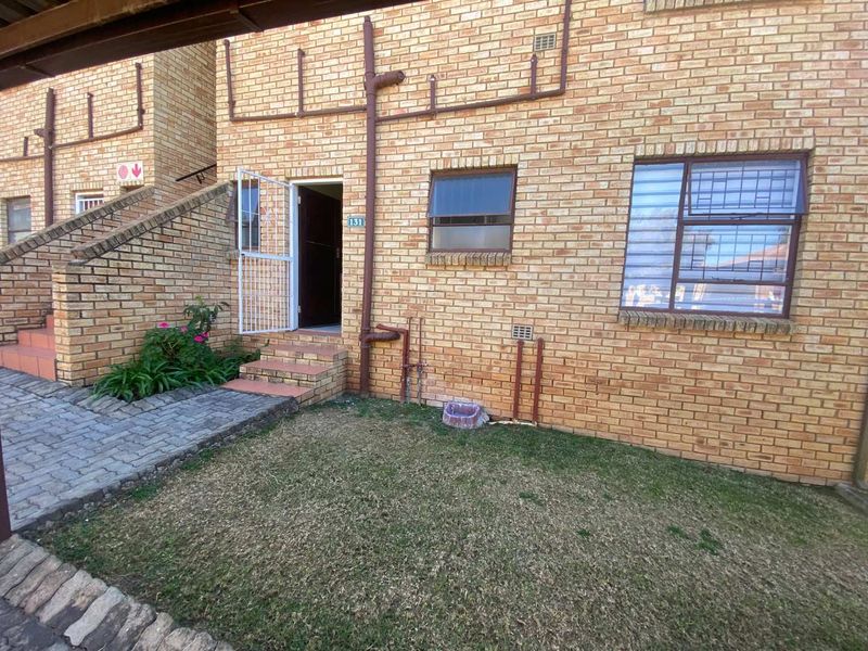 Gorgeous unit in Wilgeheuwel - Photo 3