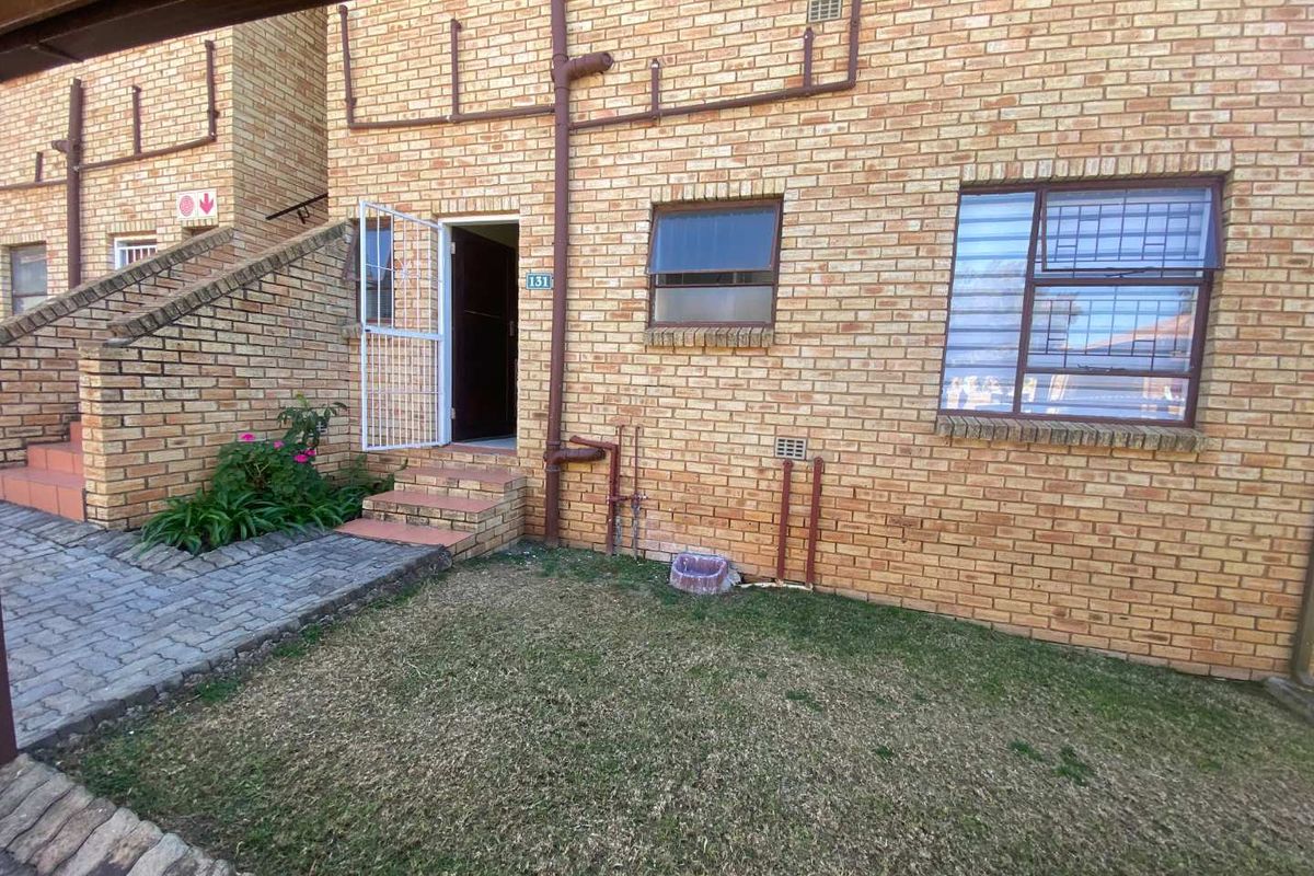 Gorgeous unit in Wilgeheuwel - Photo 3