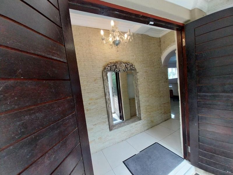 4 Bedroom Home - Photo 7