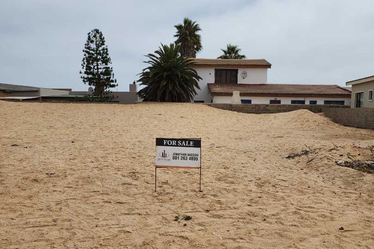 Vacant erf situated on the north dune. - Photo 2
