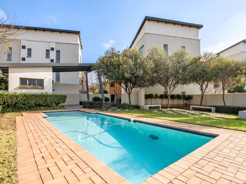 TOP FLOOR APARTMENT IN THE BOUNDARY LONEHILL AREAS - Photo 9