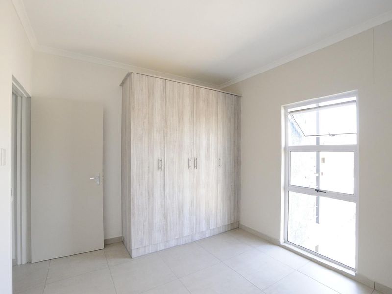 2 BEDROOM APARTMENT FOR SALE IN ROCKY CREST - Photo 6