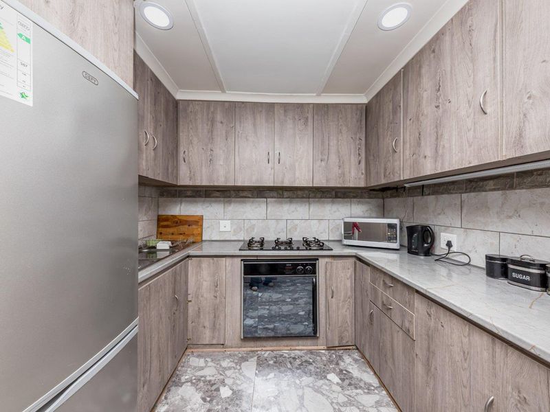 Renovated Two Bedroom Home - Photo 7