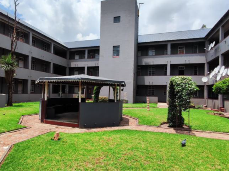 Inviting 1-Bedroom Apartment in the Heart of Benoni - Photo 2