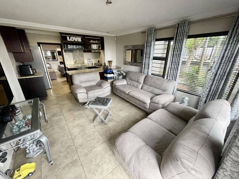 Hendra - Modern Garden Cottage with Stunning Sea Views | La Lucia - Photo 4
