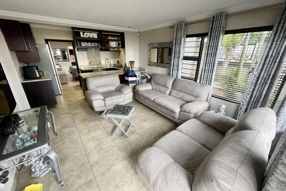 Hendra - Modern Garden Cottage with Stunning Sea Views | La Lucia - Photo 4