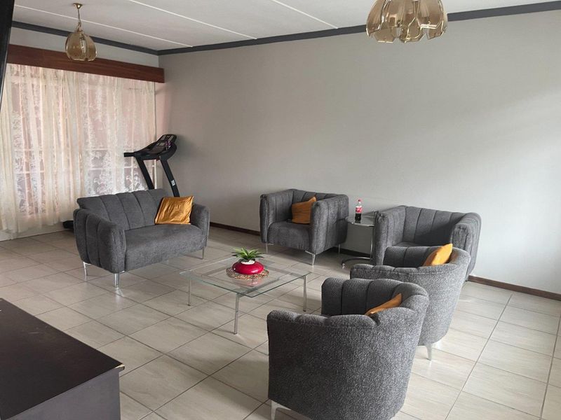 Freestanding home with Flat in Eros. - Photo 5