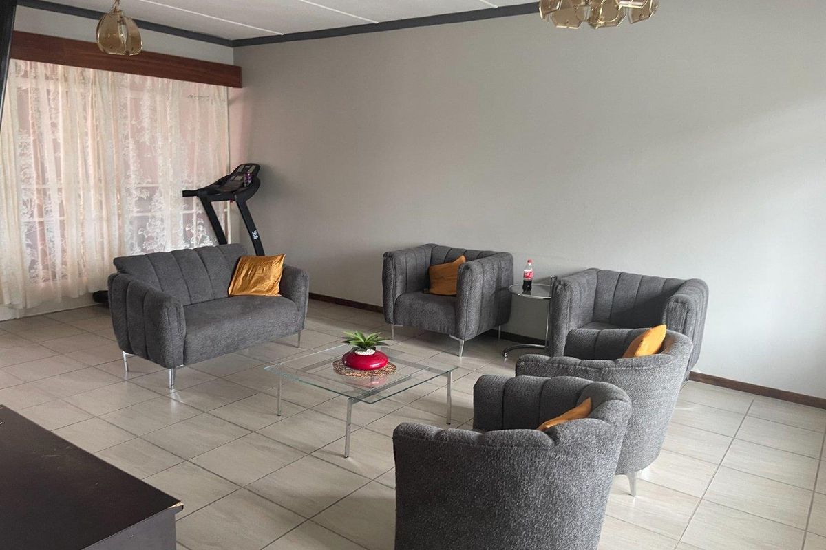 Freestanding home with Flat in Eros. - Photo 5