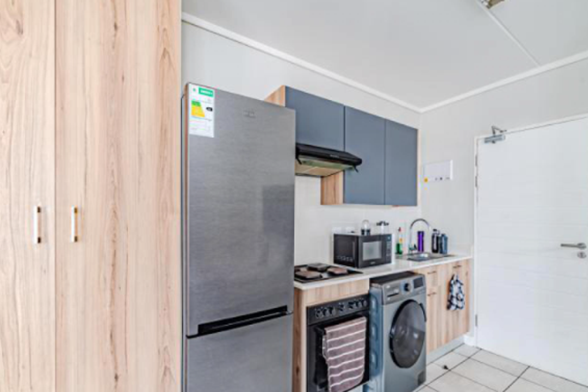 "Stylish 1-Bed in GreenCreek: 5 Mins to The Grove!" - Photo 4