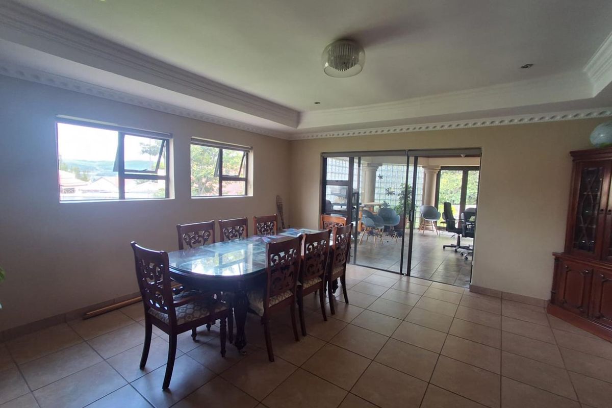 LOVELY FAMILY HOME IN THE HEART OF MULBARTON - Photo 4