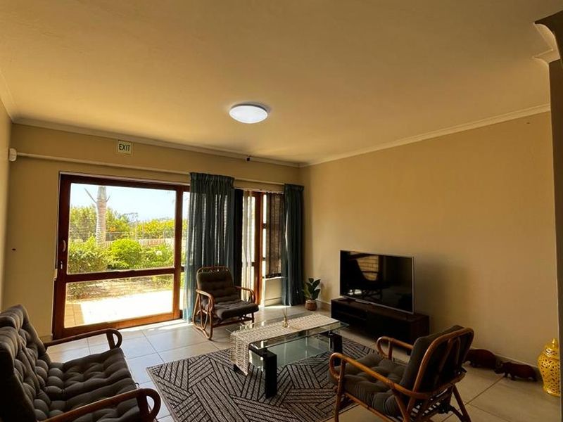 Immaculate 3-Bedroom Apartment - Photo 9