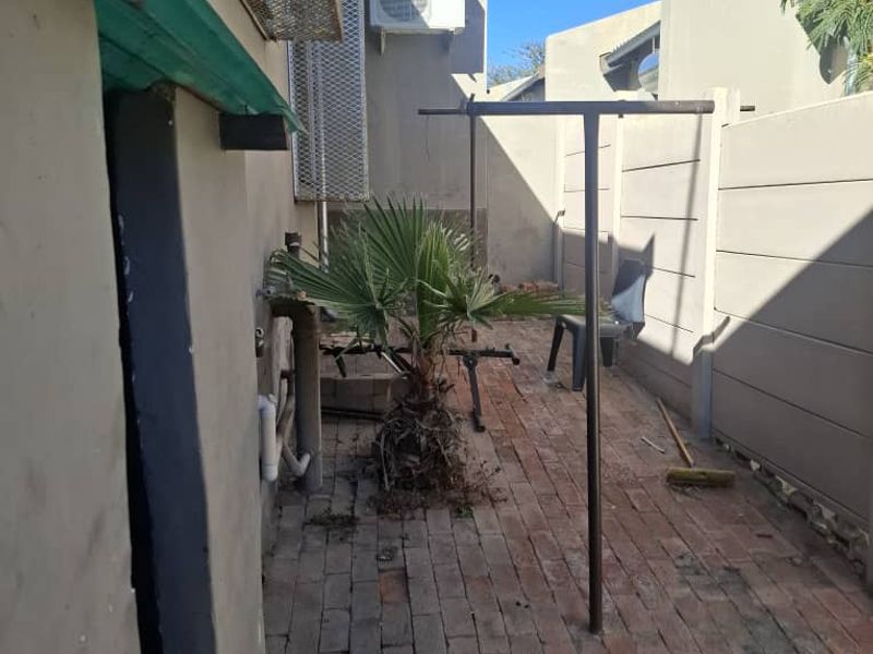 Perfect Townhouse in Dorado Park for Modern Living - Photo 3