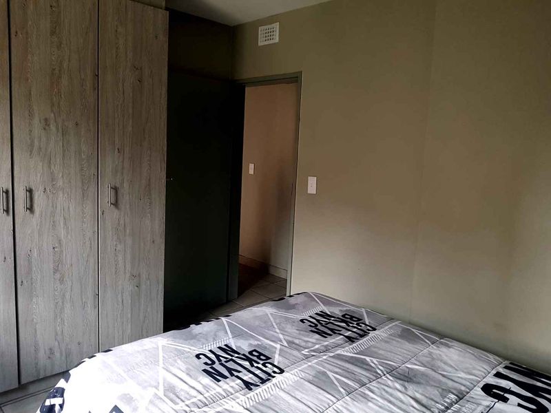 Discover Urban Bliss: Modern Design & Amenities! - Photo 6