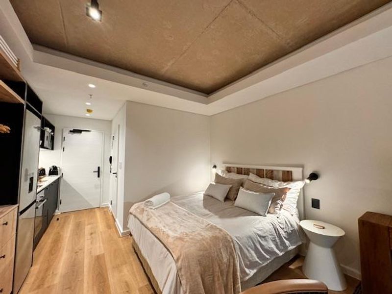 Modern Studio in Station House - Photo 5