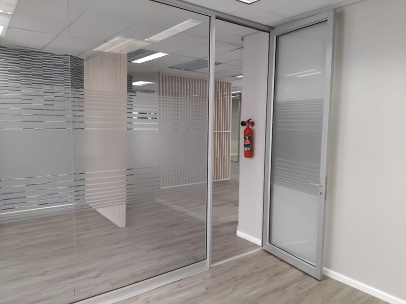 Modern & Spacious Commercial Office Space To Rent - Photo 10