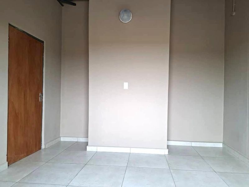 Office spaces for rent in Mavanze, Rundu - Photo 4