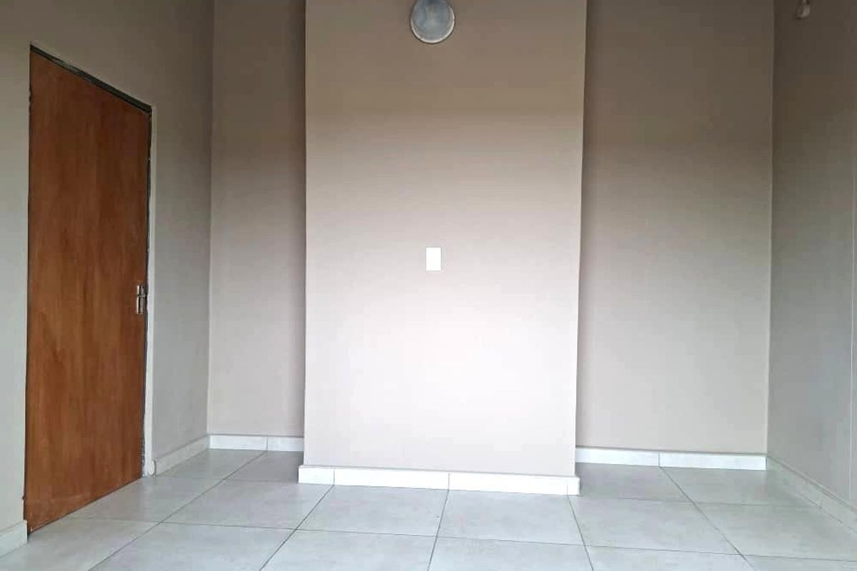 Office spaces for rent in Mavanze, Rundu - Photo 4