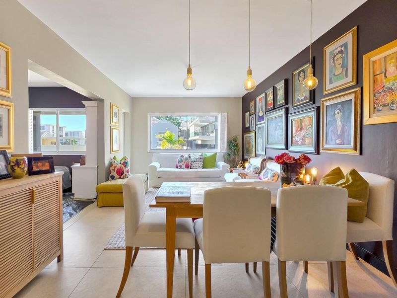 Chic Newly Renovated Two Bedroom  Apartment - Photo 5