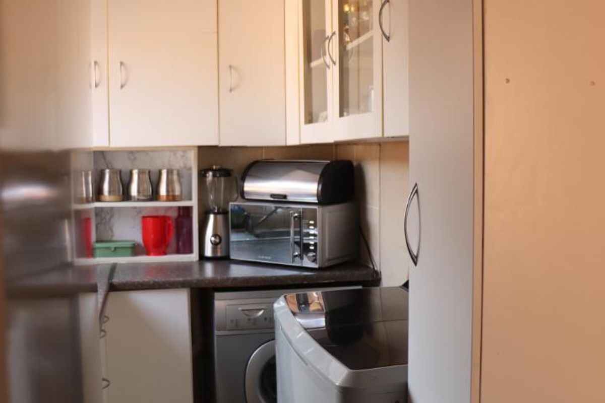 Townhouse for sale in Protea Glen Estates - Photo 4