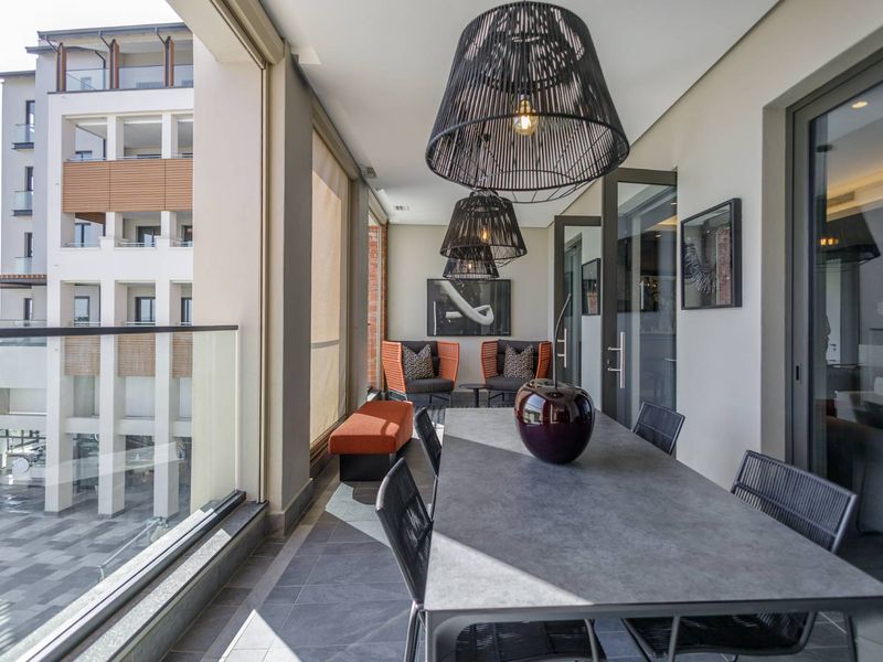 Luxurious 3-Bedroom Apartment in City Centre, Steyn City - Photo 5