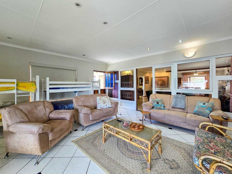 Prime property for sale in Stilbaai-wes. - Photo 9