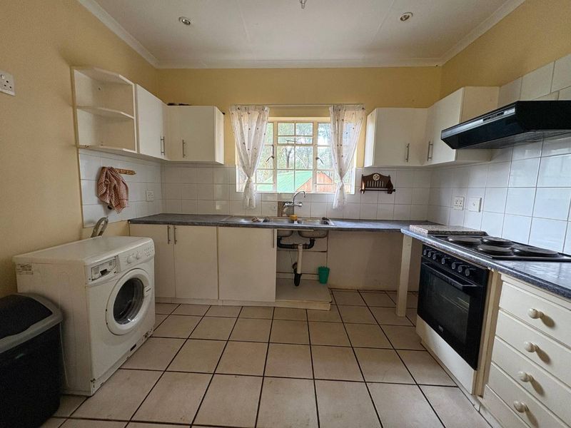 Charming 2-Bedroom Home with Spacious Yard in Henley on Klip - Photo 10