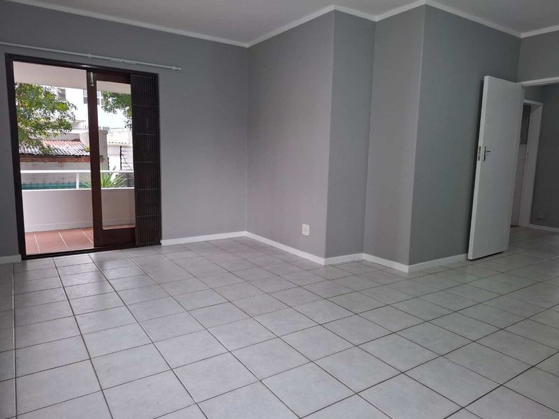Unfurnished 1 Bedroom in Sea Point - Photo 4