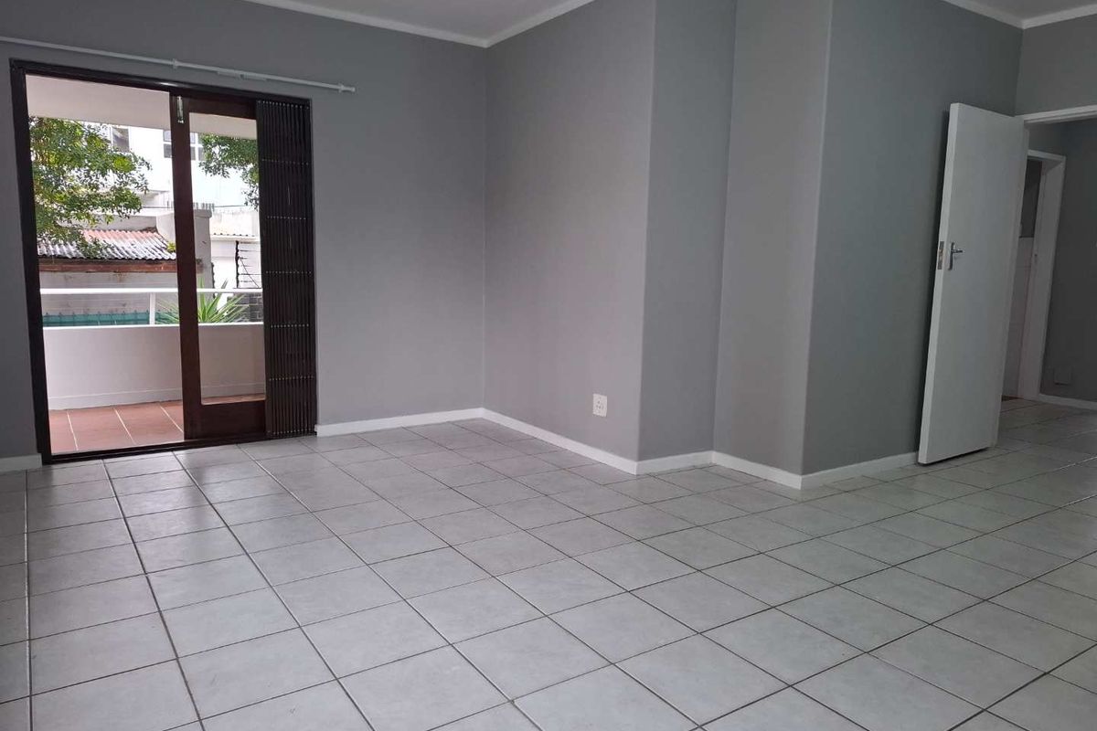 Unfurnished 1 Bedroom in Sea Point - Photo 4