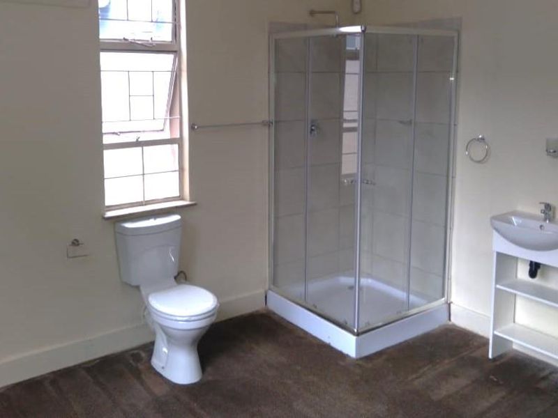 **Charming Private Rooms Available Near Steve Biko Academic Hospital** - Photo 3