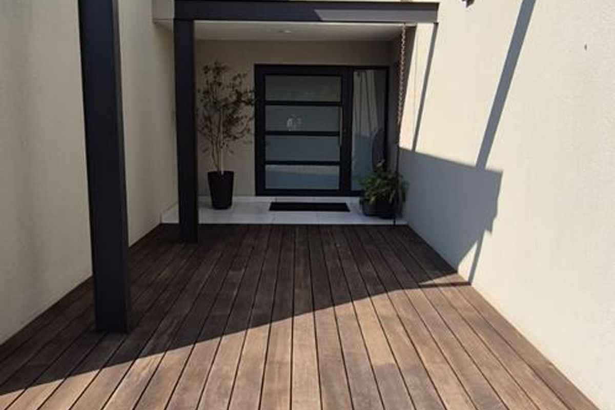 STYLISH FURNISHED HOME TO RENT IN ZANDSPRUIT MANOR - Photo 2