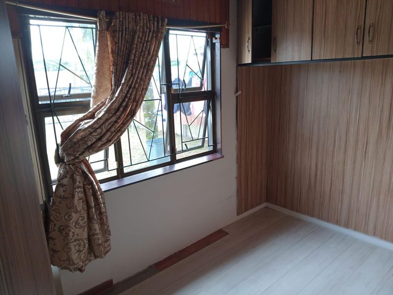 Discover comfortable and modern living in this well-maintained 2-bedroom home, perfectly designed for convenience and easy everyday living. - Photo 7