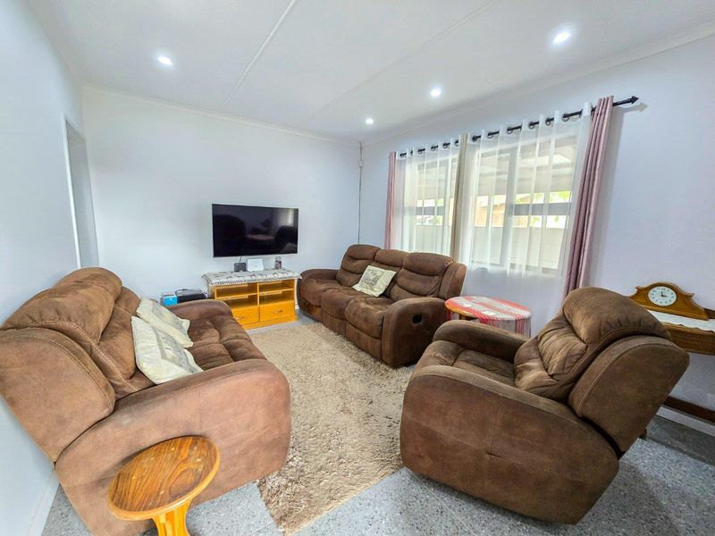 Newly renovated and ideal for first time buyers. - Photo 3