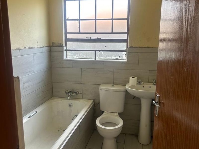 Modern 3-Bedroom Family Home in Payneville, Springs - Photo 10