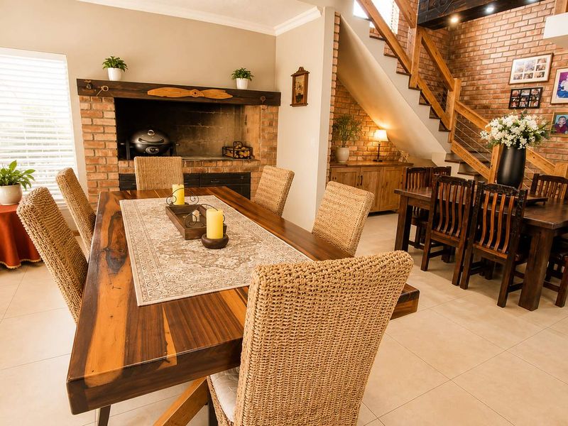 A HOME DESIGNED FOR LIVING AND ENTERTAINING - Photo 5