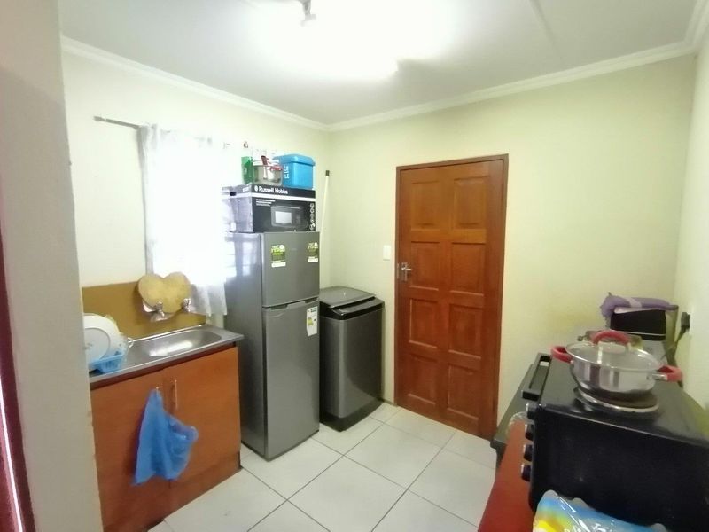 Charming 2-Bedroom Home – Ideal for First-Time Buyers or Investors - Photo 4