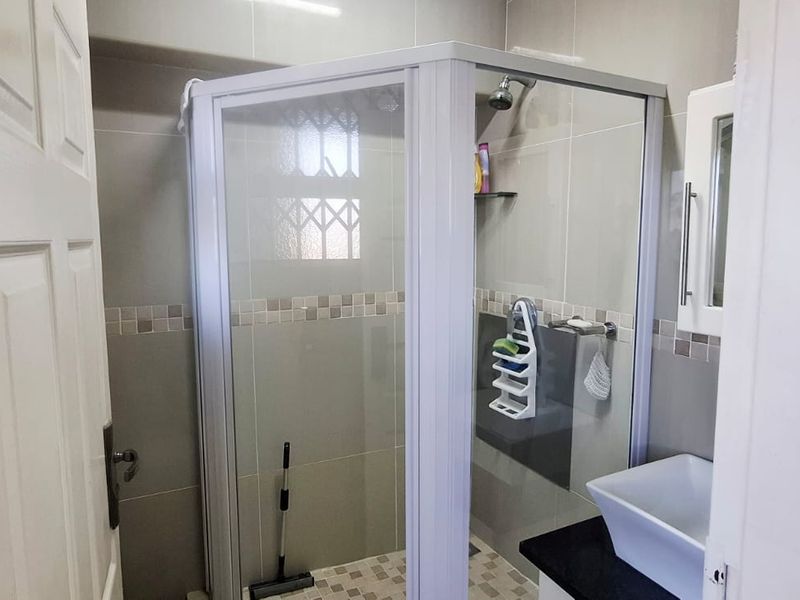 "Modern Comfort & Breathtaking Views in North Beach!" - Photo 7