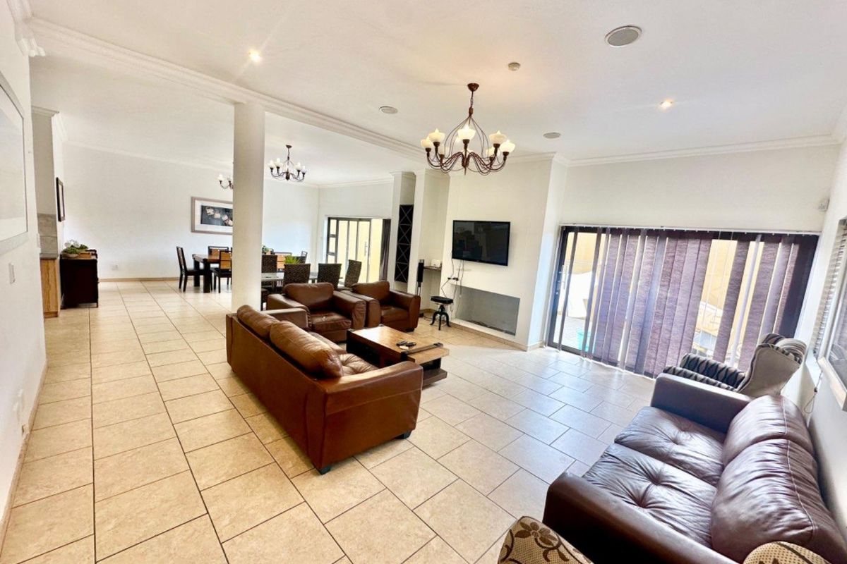 4 Bedrooms House For Sale in Long Beach - Photo 4
