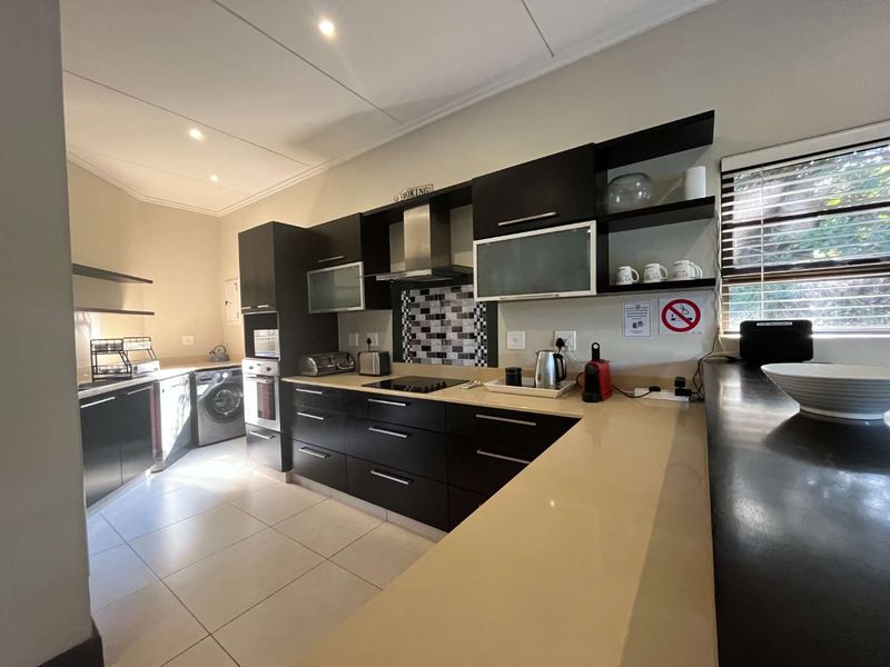 Luxurious 4-Bedroom Modern Duplex Townhouse in Zimbali - Photo 9