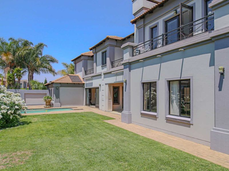 DUAL MANDATE - Palace of a home in Midlands Estate - Photo 10