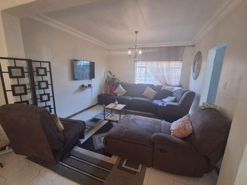 PET FRIENDLY DUPLEX IN CONSTANTIA COMPLEX - Photo 6