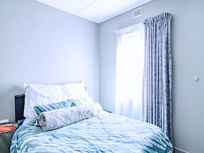 Stylish Modern Apartment for Sale in Oxford Heights Security Complex - Photo 8